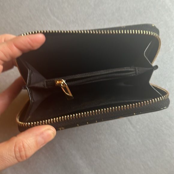 Astrology-inspired Wallet - Picture 3 of 5